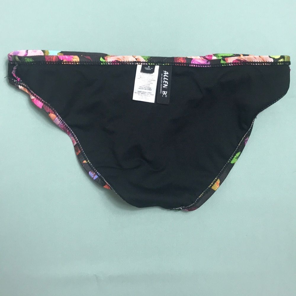Floral Pattern Swimsuit. - Picture 8 of 8